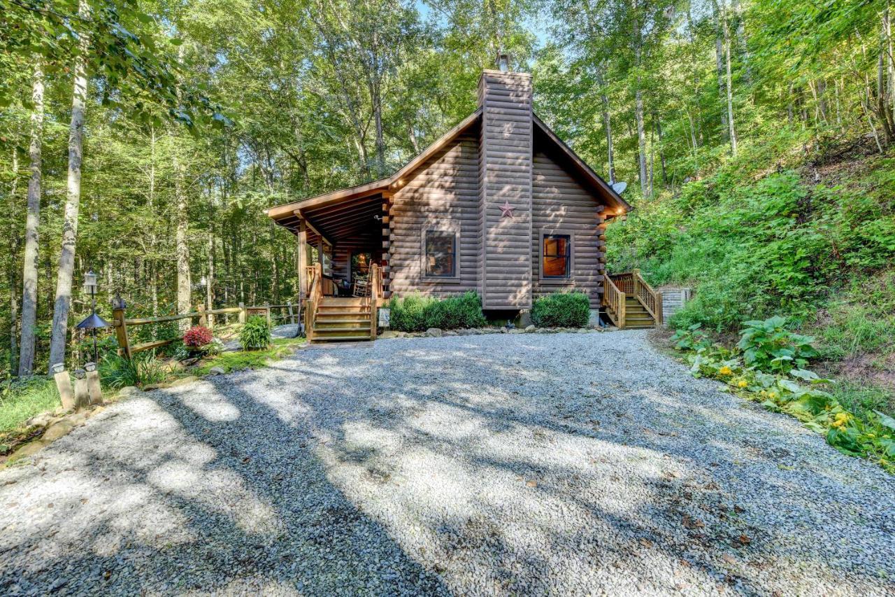 Waynesville Cabin With Covered Deck And Fire Pit! Lake Junaluska Exterior photo